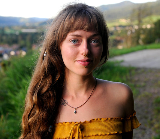 Halskette Muschel-Anhänger – 925 Sterling Silber & braunes Echtlederband