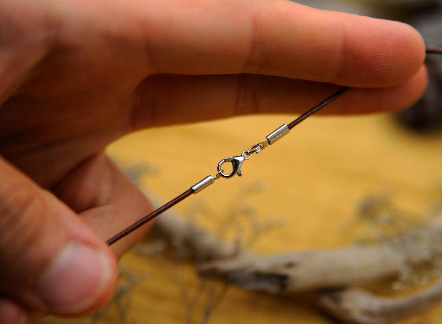 Halskette Ammonit-Anhänger – 925 Sterling Silber & braunes Echtlederband