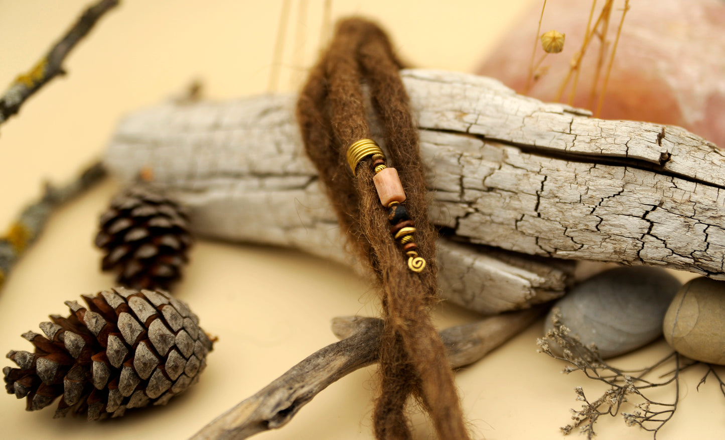 Dreadlock Drahtperle mit Mondstein & schwarzer Dzi-Perle