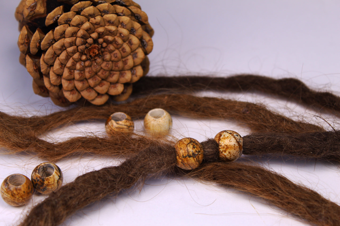 Tiger Jaspis Dreadlockperlen – Kugel (2er-Set)