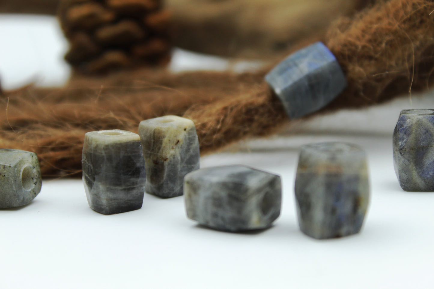 Labradorit Dreadlockperlen – Cuboid (2er-Set)