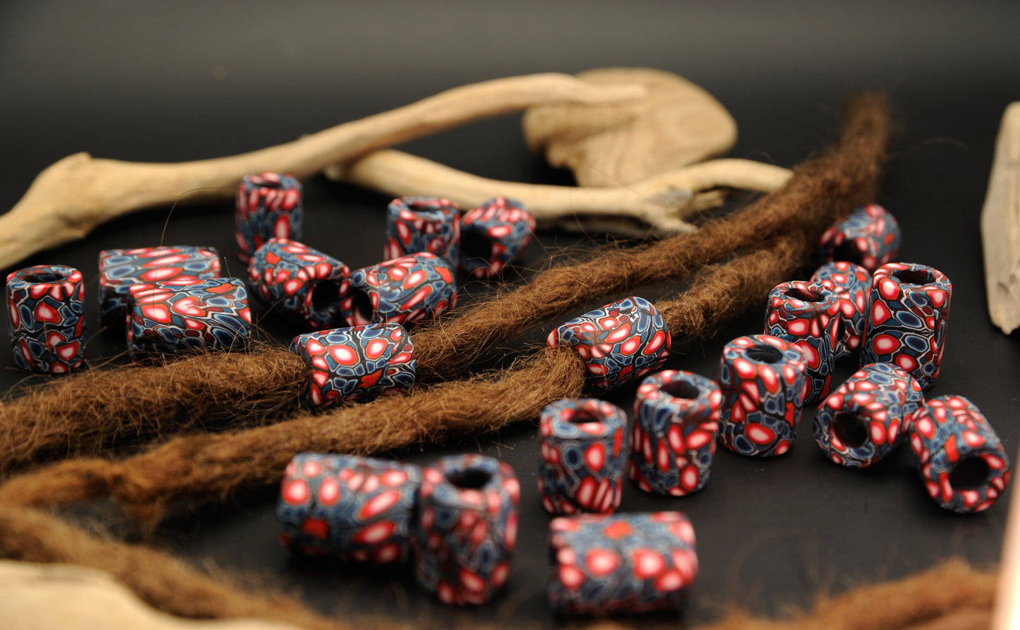 Frostfire – handgefertigte Fimonacci Dreadbead