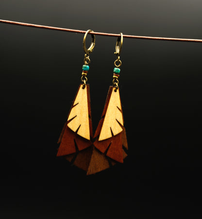 Waldhauch – Wooden Earrings Made from Three Woods with Blue Garnet – view 6