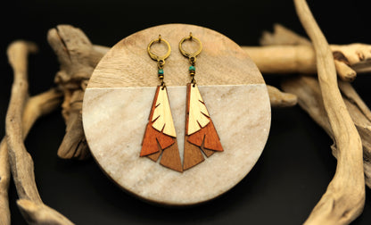 Waldhauch – Wooden Earrings Made from Three Woods with Blue Garnet – view 9