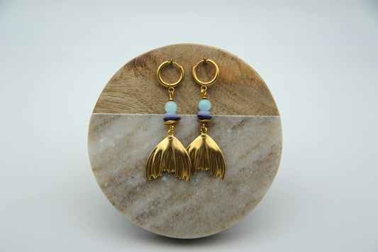 Ocean Spirit – Ohrringe mit Aquamarin & goldenen Flossenformen