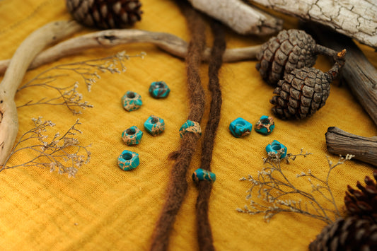 Kaiserjaspis Dreadlockperlen – Türkis Mini Nuggets (2er-Set)