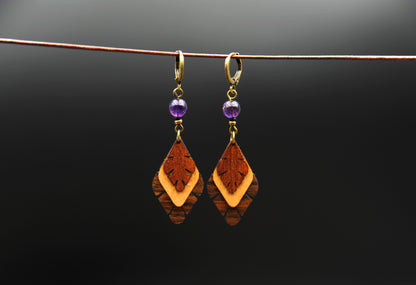 Ametria – Holzohrringe mit Amethyst