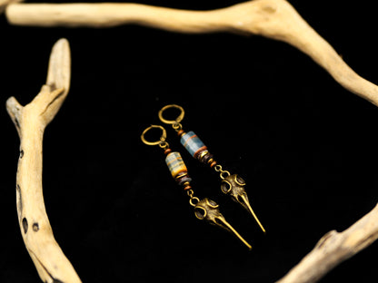 Raven Spirit – Ohrringe mit Rabenkopf & Chalcedon – Ansicht 5