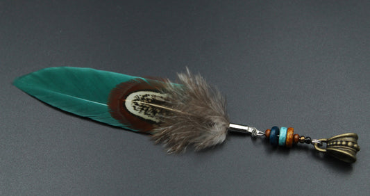 Feder Dread Anhänger Türkis – Gänsefeder & Wildfasan mit Keramikperlen | Boho Dreadschmuck