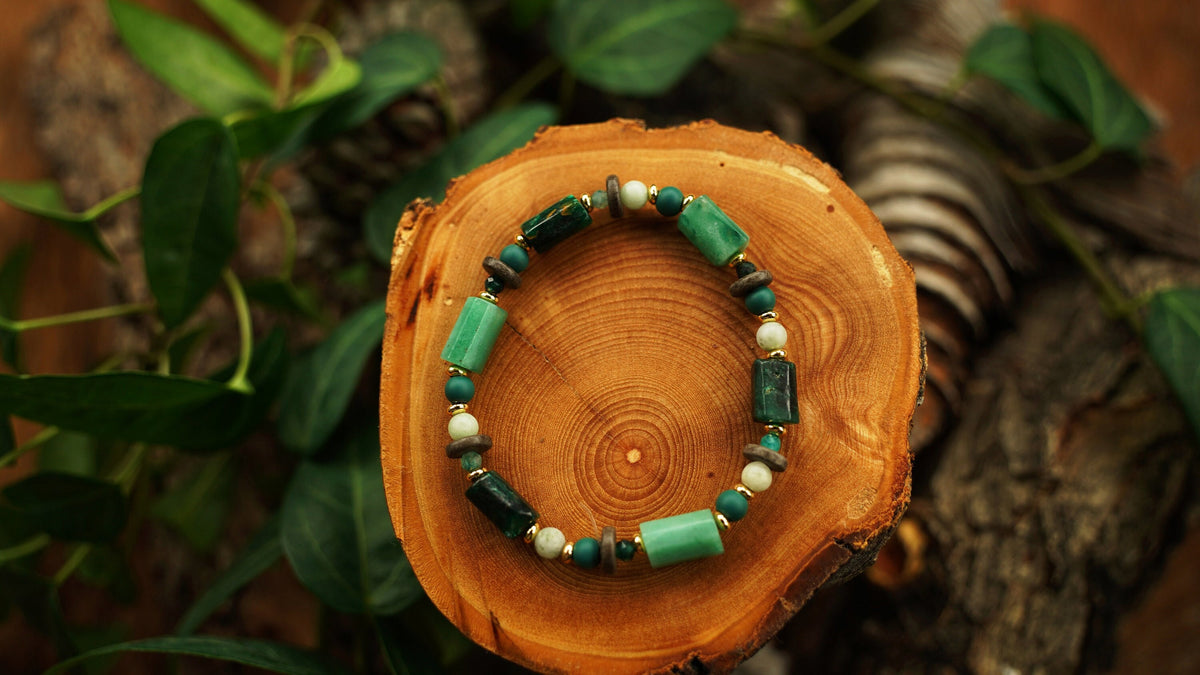 Rohsmaragd Armband mit blauem Granat