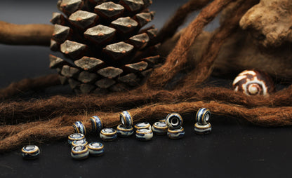 Keramik Dreadperlen blau-weiß – Detail