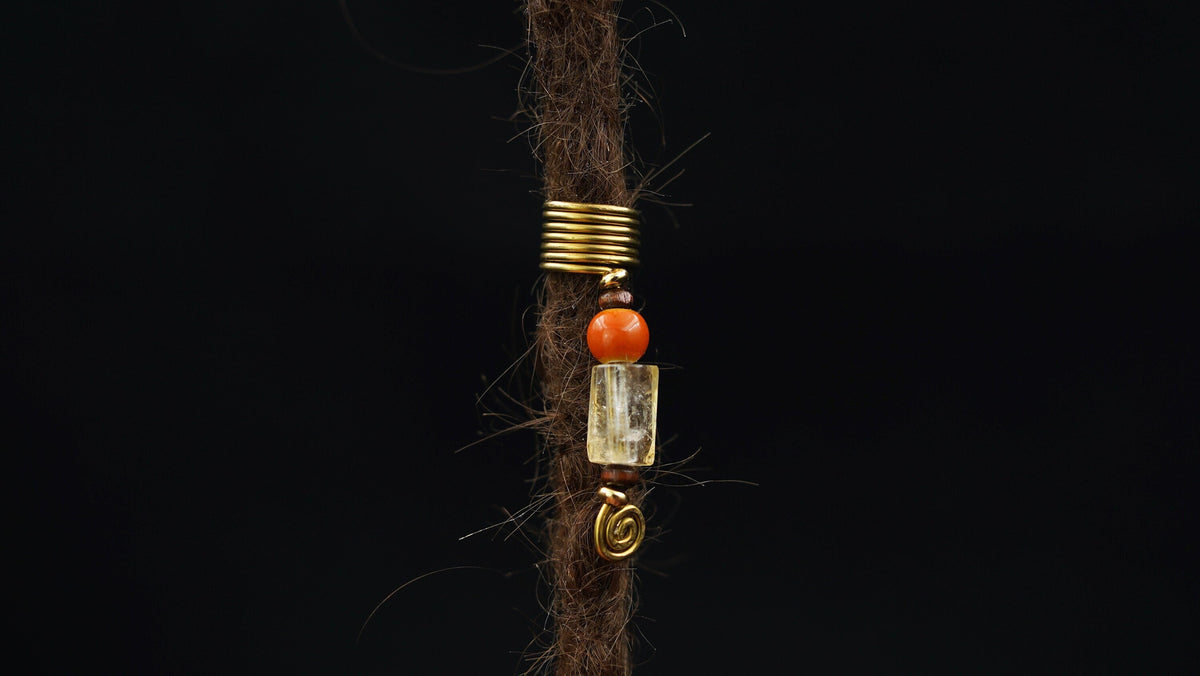 Draht-Dreadperle mit Citrin in der Dread