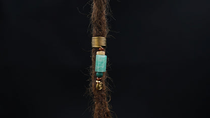 Draht-Dreadperle mit Amazonit in der Dread