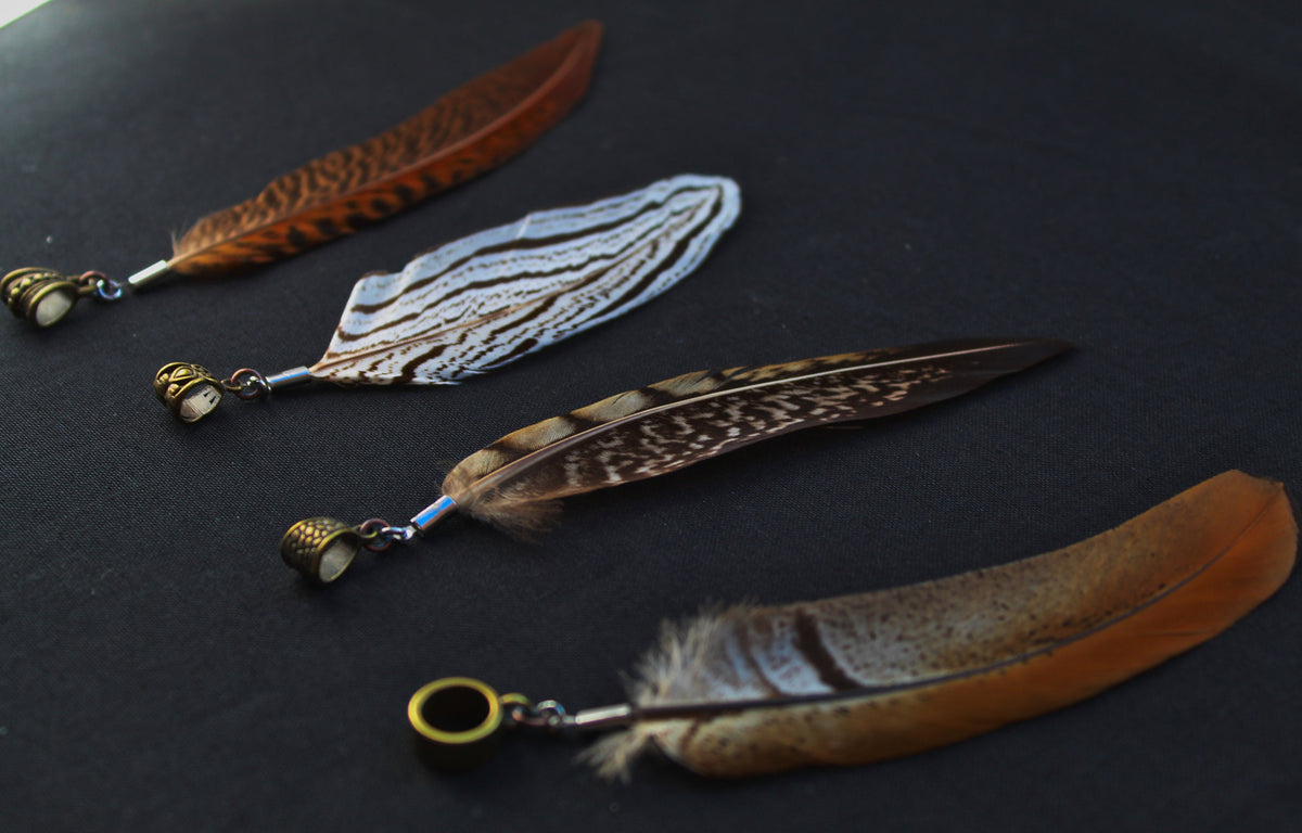 Dreadlock Federanhänger Fasan – Detail