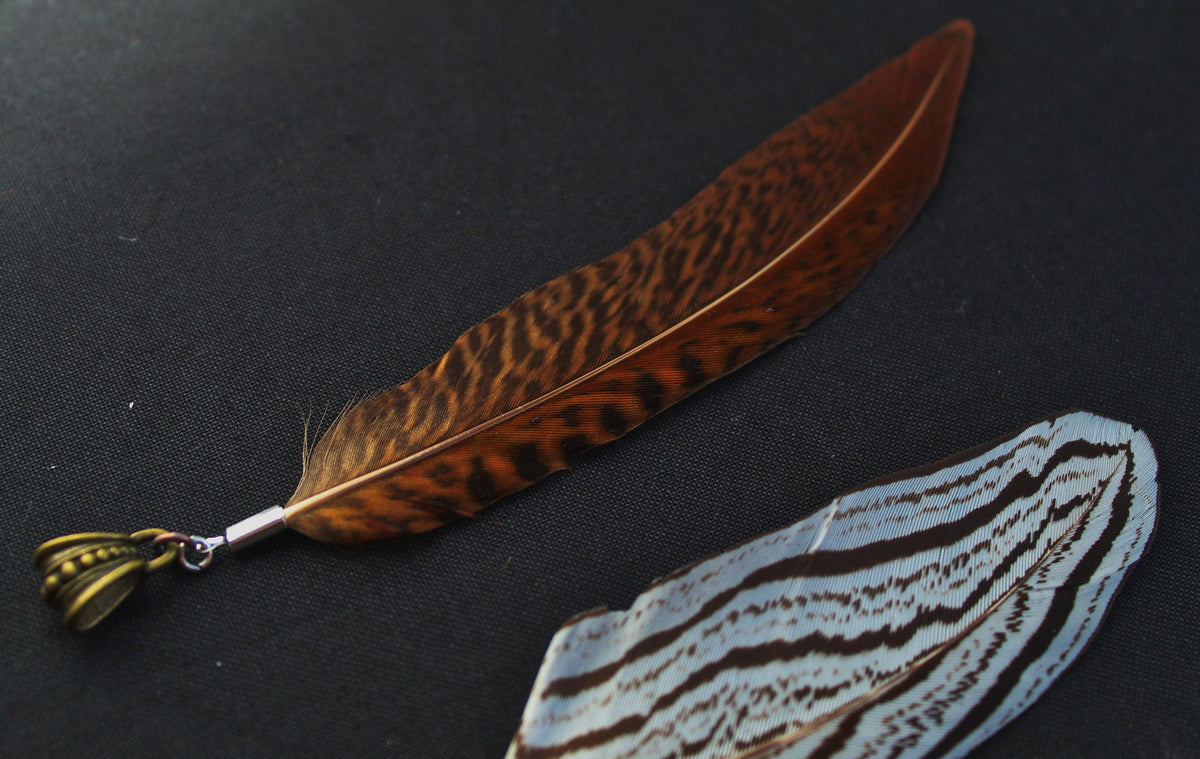 Dreadlock Federanhänger Fasan – Detail