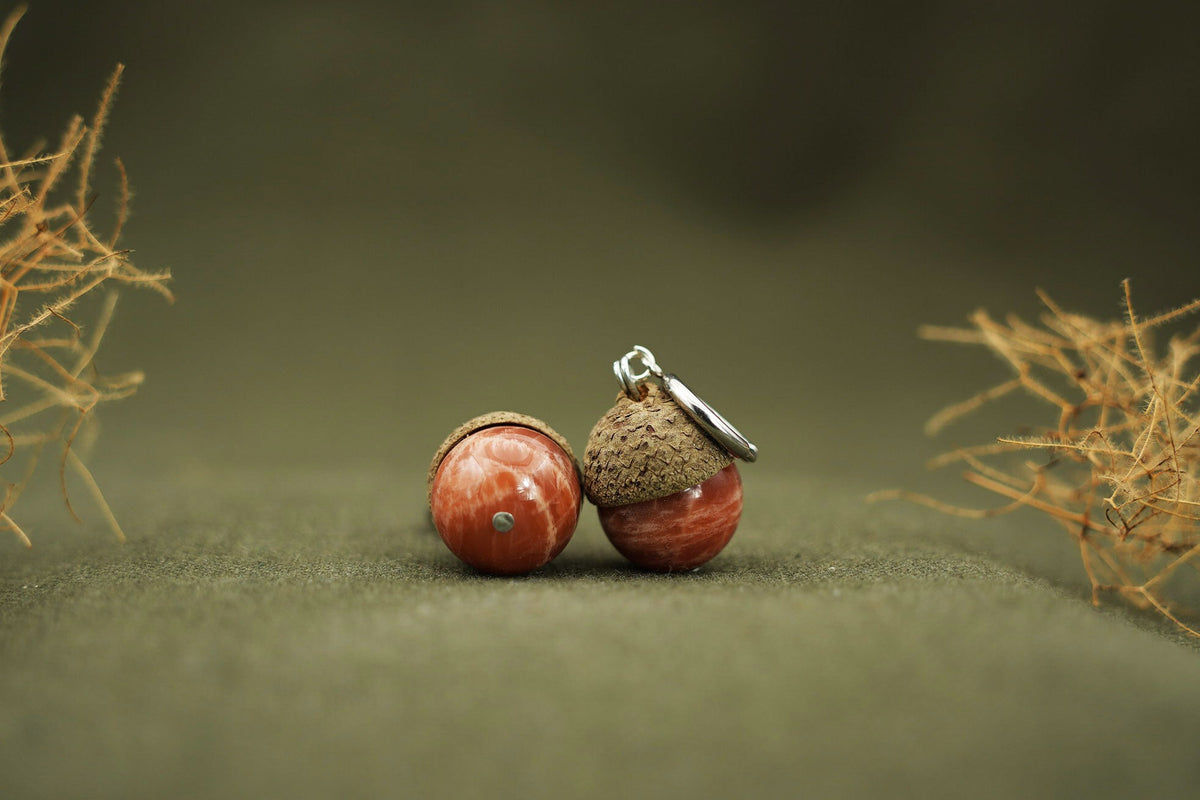 Eichel Ohrringe Mondstein – Detail