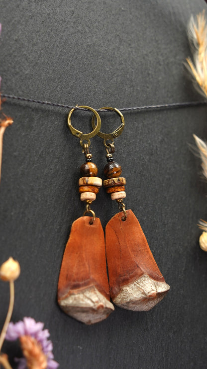 Holz Statement Ohrringe – Detail