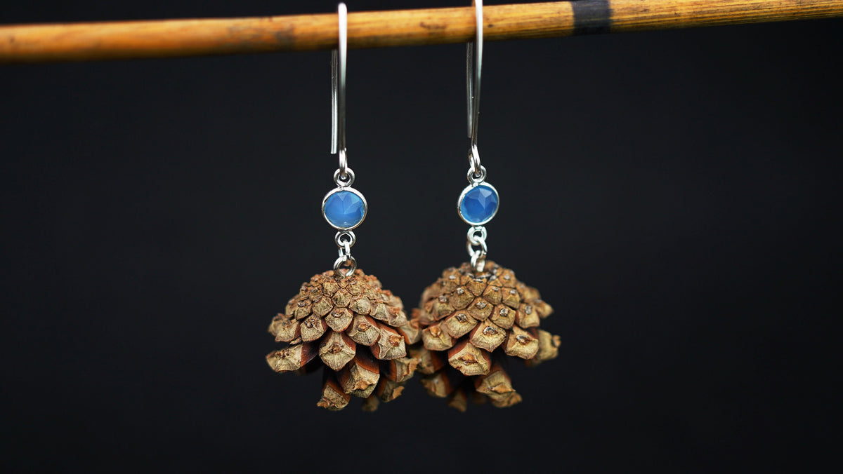 Pine Cone Earrings with Chalcedony in 925 Silver – Mini Cones from Italy – view 5