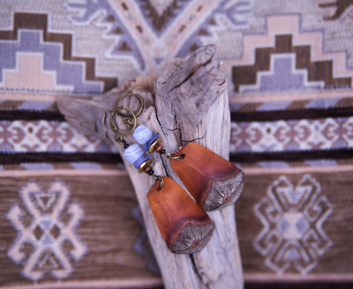 Schuppen Ohrringe Chalcedon – Detail