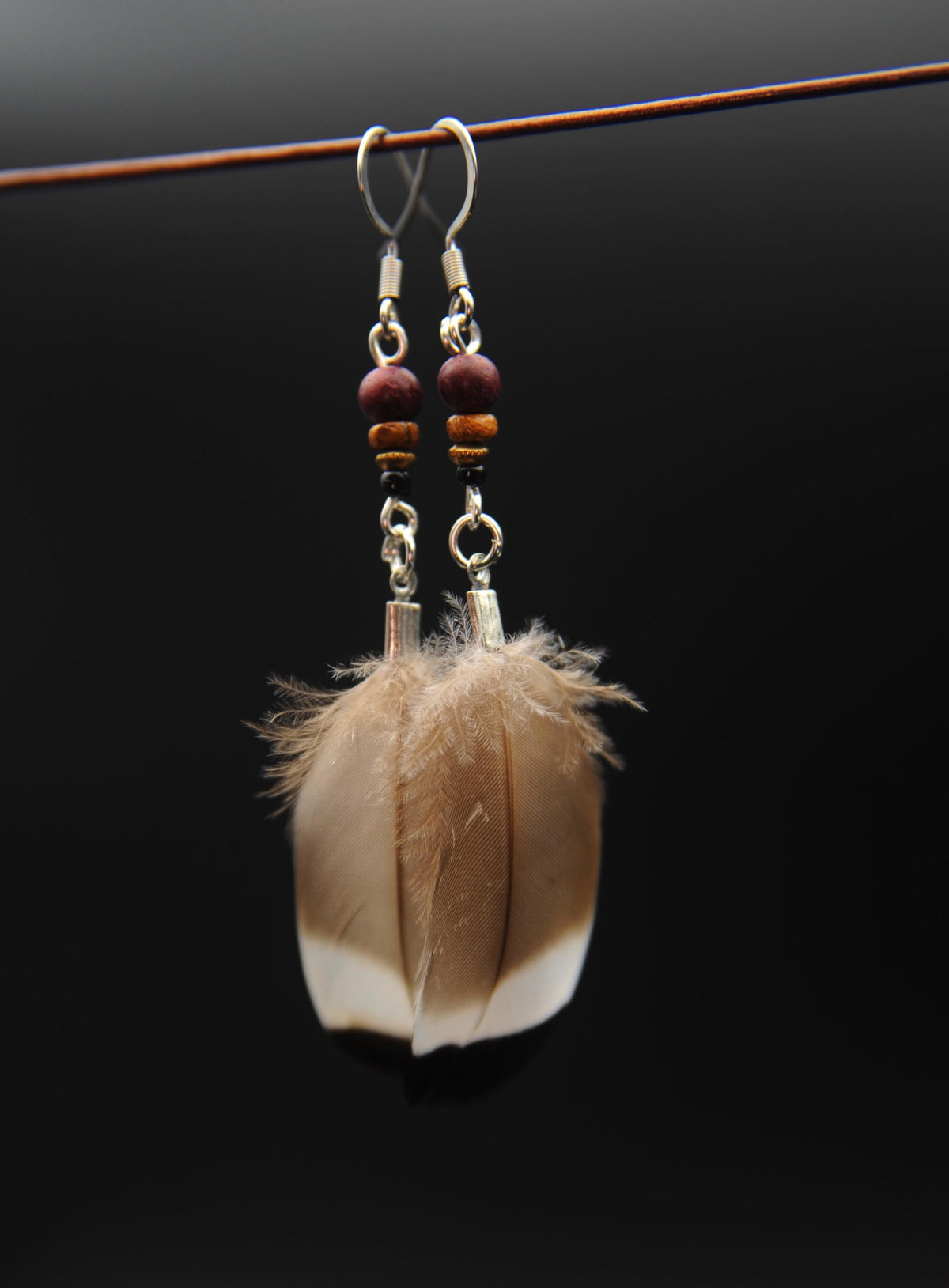 Small Duck Feather Earrings – Beige with Black Tips, approx. 7 cm – view 2