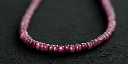 Facettierte Rubin Kette in tiefem Rot – Ansicht 3