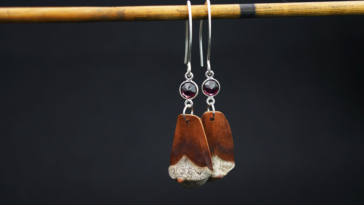 925 Silver Earrings with Pine Cone Scale & Faceted Garnet – view 8