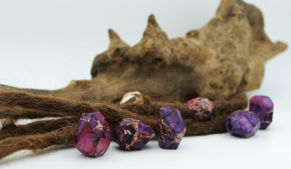 Violette Kaiserjaspis Perlen – Detail
